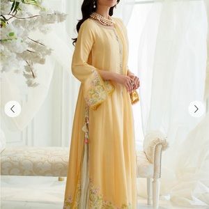 Like New Indian/Pakistani  2 Piece Farah Talib Dress Size Small